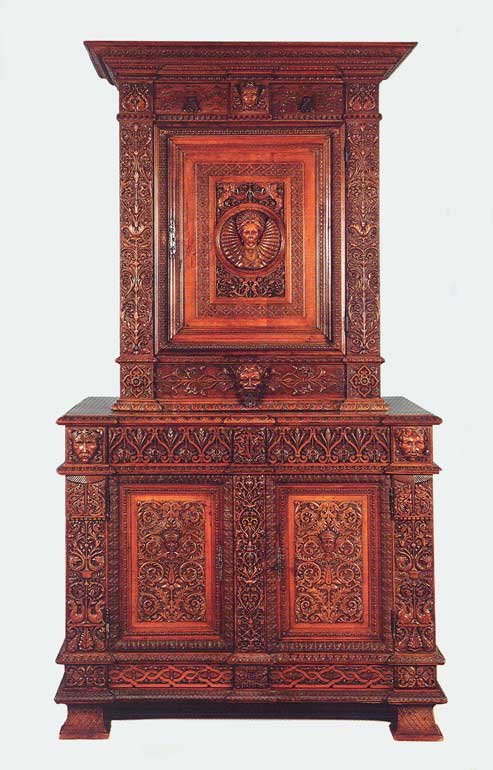 Генри Лоран. Шкаф с выдвижными ящиками исключительно работы в стиле нео-ренессанс. 1896г. Высота 2м.